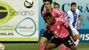 Anthony Lozano jugó los 90 minutos en el empate de visita del Tenerife 2-2 ante Alavés. Foto Cortesía