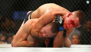 McGregor golpeó e hizo sangrar a Diaz en el primer asalto y la mitad del segundo.