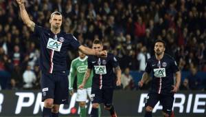 Zlatan Ibrahimovic fue la gran figura del triunfo del París Saint Germain. (AFP)