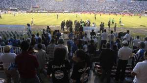 En los estadios de Honduras se seguirá con la venta de bebidas alcohólicas.