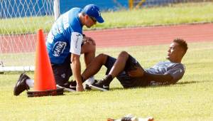 Deiby Flores entrenó por separado en la Selección de Honduras. Su participación en los Juegos Olímpicos de Río 2016 está en duda por lesión. Foto Neptalí Romero