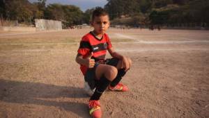Bryan Lesage tiene ocho años y juega con el equipo Cachorros de la Liga Andrés Salinas de Tegucigalpa. FOTO Ronal Aceituno