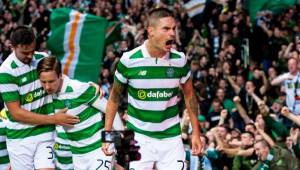 Los jugadores del Celtic celebran el pase a la siguiente ronda de la Champions League tras eliminar al Astana de Kazajistán. Emilio Izaguirre fue suplente.