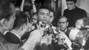 Muhammad Ali falleció a la edad de los 74 años. Su vida estuvo marcada siempre por sus genialidades. Foto AFP.