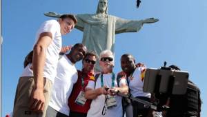 Miles de turistas visitan todos los días al Cristo Redentor.