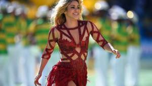 Shakira dejó muchas dudas sobre un posible embarazo en la ceremonia de clausura en el Mundial de Brasil.