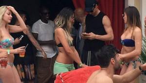 Ibrahimovic y otras estrellas del PSG fueron vistos de fiesta en Las Vegas. Fotos tomadas de www.dailymail.co.uk