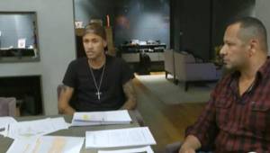 Neymar junto a su padre en la entrevista que brindó a prensa de su país.