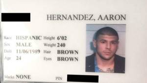 Esta es la tarjeta de indentidad del prisionero Aaron Hernández que fue puesta a la venta en E-Bay.