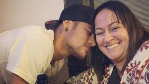 La madre de Neymar declarará en Brasil por el tema de su hijo.