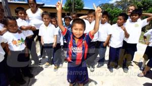 Lionel Messi vivió su día más feliz con la visita de DIEZ y donde sus compañeros le demostraron su cariño. Foto Juan Salgado