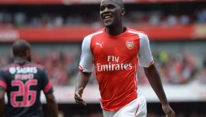 'Campbell se quedará con nosotros', dijo Wenger en el sitio oficial del Arsenal.