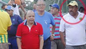 Gustavo Euceda (derecha) cuando acompañaba al presidente del Parrillas One, Luis Girón, en los eventos deportivos donde participaban. Foto Archivo DIEZ