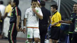 Chicharito se fracturó la clavícula durante el amistoso con Honduras anoche en Houston y este jueves fue operado. Foto Juan Salgado / Enviado Especial