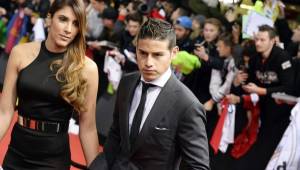 James Rodríguez fue a la gala del Balón de Oro con su esposa, Daniela Ospina. (AFP)