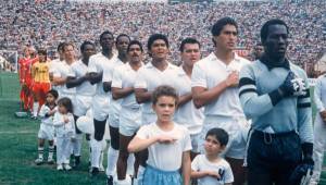 La primera Selección de Honduras mundialista en nivel adulto, en España 1982 compitió con España, Irlanda del Norte y Yugoslavia, empatando los primeros dos partidos y perdiendo el último con un penal en los minutos finales. Te recordamos la actualidad del plantel, seis exjugadores fallecieron y ahora se suma Chelato Uclés.