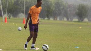 Jerry Bengtson se presentó al Olimpia y entrenó con normalidad.