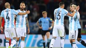 La selección de Argentina se mantiene como la número uno del mundo.