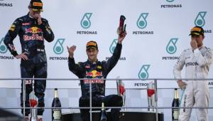 El piloto de Red Bull Daniel Ricciardo se llevó la victoria hoy en el Gran Premio de Malasia.