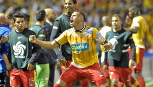 Cristhian Lagos celebrando el gol anotado al Olimpia. (FOTO: AFP)