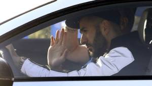 Benzema intentó convencer a su compañero de la selección francesa Mathieu Valbuena que evitara la difusión de un vídeo sexual.
