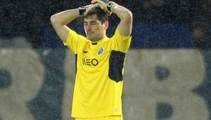 Iker Casillas fue el culpable de la derrota de los azulones en Portugal.
