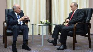 Joseph Blatter se reunió contra el Presidente de Rusia Vladimir Putin. (AFP)