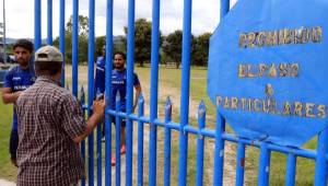 Motagua cerró los portones para que nadie los siguiera en su entrenamiento.