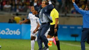 Jorge Luis Pinto, técnico de Honduras, asegura que se propusieron hacer historia en Río y lo están consiguiendo, ahora quieren ser finalistas. Foto Juan Salgado