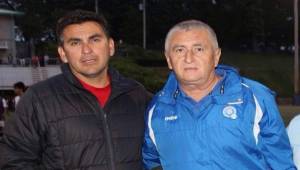 Ricardo Montoya junto al técnico colombiano Eduardo Lara.