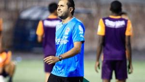 Nerlyn Membreño, asistente técnico del Olimpia durante el entrenamiento de este martes. FOTO Juan Salgado