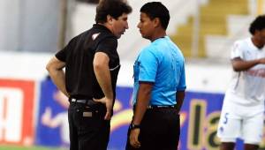 Vargas asegura que encaró al cuarto árbitro Manuel Zelaya por decirle que lo iban a expulsar por ser extranjero. Foto Juan Salgado
