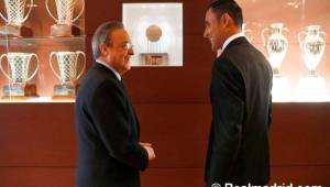 Florentino Pérez y keylor Navas durante la llegada del costarricense a Madrid en agosto del 2014.