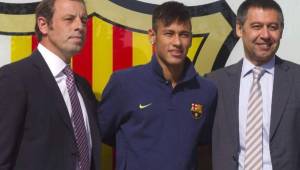 Al expresidente Sandro Rosell y actual mandamás, Josep Bartomeu les está saliendo caro el fichaje de Neymar.