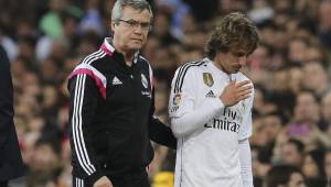 Luka Modric salió lesionado en el segundo tiempo del partido ante Málaga.