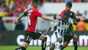 Yimmi Chará no pudo con la defensiva del Atlas y al final de fue en blanco. (FOTO: Cortesía diario Récord)