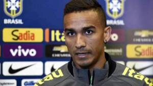 El lateral brasileño Danilo durante la conferencia de prensa con su selección.