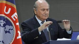 Joseph Blatter 'quiere' más adversarios por la carrera a la presidencia de FIFA.