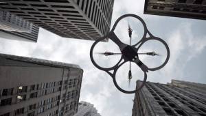 Los drones son aviones a control remoto que poseen cámaras de alta tecnología.