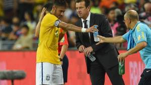 No es la primera vez que se da un problema entre Neymar y el DT de Brasil.