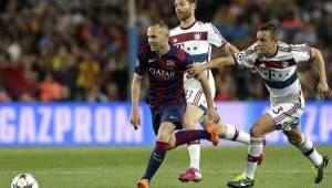 Iniesta pide a sus compañeros no confiarse de cara a la vuelta de semifinal ante Bayern Munich. Foto EFE