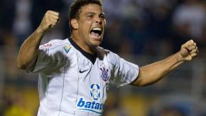 Sin duras que el dinero que ingresó Corinthians al contar con Ronaldo supera con creces a la cantidad que le paga anualmente. Foto AFP