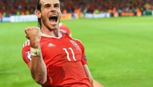 Bale es un hombre de admirar dentro y fuera del campo.