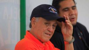 El entrenador hondureño Chelato Uclés da su análisis sobre la Copa Presidente. (DIEZ/Archivo)