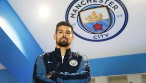 Nolito ya viste los colores del Machester City. Fotos tomadas del Twitter oficial del City.