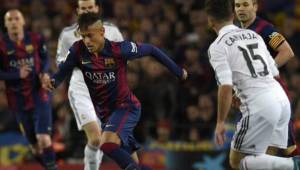 Neymar estuvo muy punzante en el ataque del Barcelona pero no pudo conectar bien en el momento de la definición.