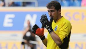 Iker Casillas ya luce la camisa del Porto y este sábado debutó con una victoria.