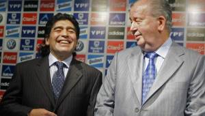 Grondona designó a Diego Maradona entrenador de Argentina en el año 2008.