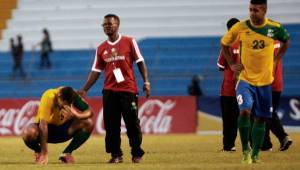 Jugadores de Guayana Francesa terminaron con lágrimas luego de su eliminación.