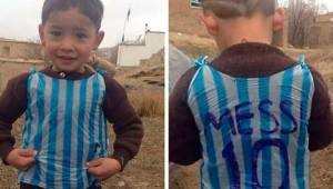 Murtaza Ahmadi se hizo famoso en todo el mundo por haberse elaborado una camisa de Messi con bolsas plásticas.